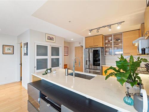 1302-38 Front St, Nanaimo, BC - Indoor Photo Showing Kitchen