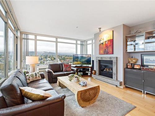 1302-38 Front St, Nanaimo, BC - Indoor Photo Showing Living Room With Fireplace