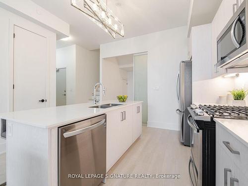 Ph-407-14 Dewhurst Blvd, Toronto, ON - Indoor Photo Showing Kitchen With Double Sink With Upgraded Kitchen