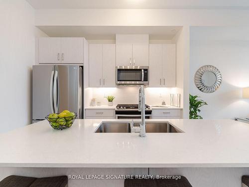 Ph-407-14 Dewhurst Blvd, Toronto, ON - Indoor Photo Showing Kitchen With Upgraded Kitchen