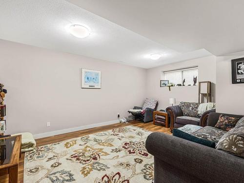 100-641 Shuswap Road E, Kamloops, BC - Indoor Photo Showing Living Room