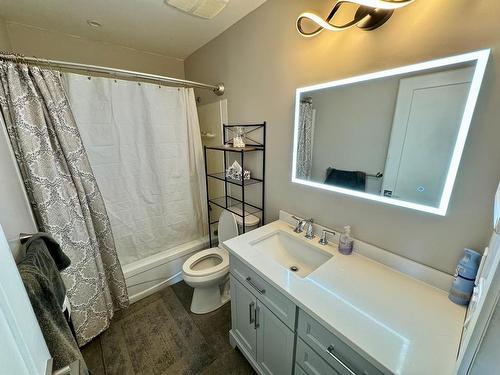 45 Beryl Drive, Logan Lake, BC - Indoor Photo Showing Bathroom