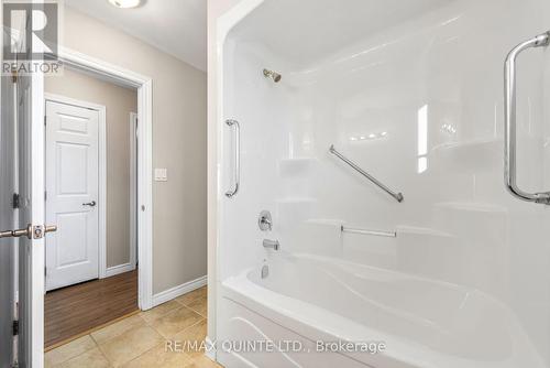 69 London Avenue, Prince Edward County (Hallowell), ON - Indoor Photo Showing Bathroom