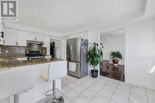 2911 Addison Street, Burlington, ON - Indoor Photo Showing Kitchen