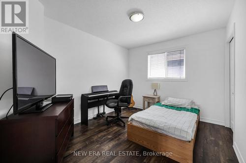 2911 Addison Street, Burlington (Rose), ON - Indoor Photo Showing Bedroom