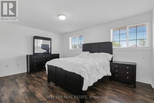 2911 Addison Street, Burlington, ON - Indoor Photo Showing Bedroom