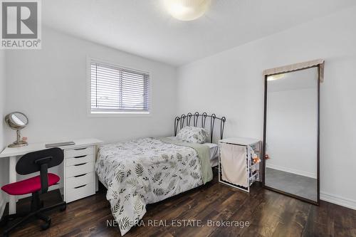 2911 Addison Street, Burlington (Rose), ON - Indoor Photo Showing Bedroom