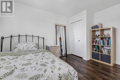 2911 Addison Street, Burlington (Rose), ON - Indoor Photo Showing Bedroom