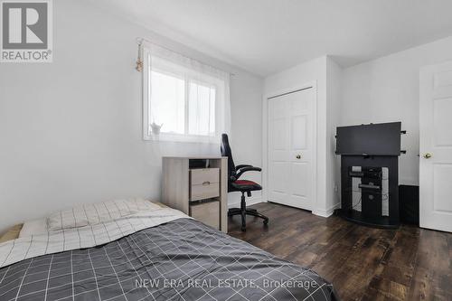 2911 Addison Street, Burlington (Rose), ON - Indoor Photo Showing Bedroom