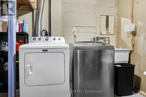 2911 Addison Street, Burlington (Rose), ON - Indoor Photo Showing Laundry Room