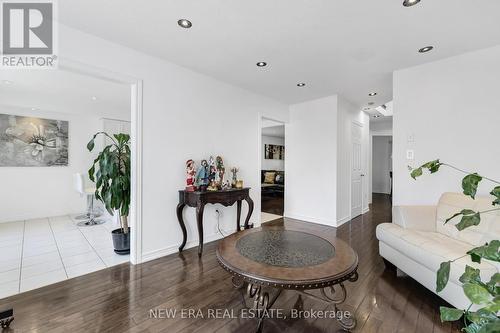 2911 Addison Street, Burlington (Rose), ON - Indoor Photo Showing Living Room