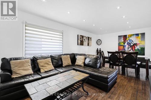 2911 Addison Street, Burlington (Rose), ON - Indoor Photo Showing Living Room