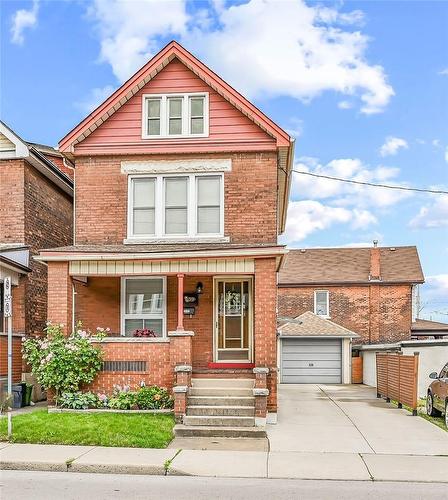 39 Sherman Avenue N, Hamilton, ON - Outdoor With Deck Patio Veranda