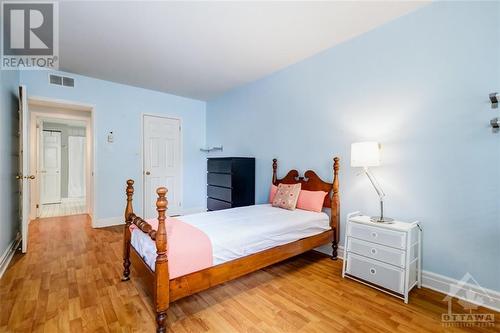 499 Sunnyside Avenue Unit#105, Ottawa, ON - Indoor Photo Showing Bedroom