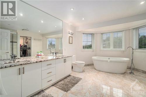 499 Newman Avenue, Ottawa, ON - Indoor Photo Showing Bathroom