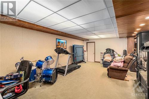 499 Newman Avenue, Ottawa, ON - Indoor Photo Showing Gym Room