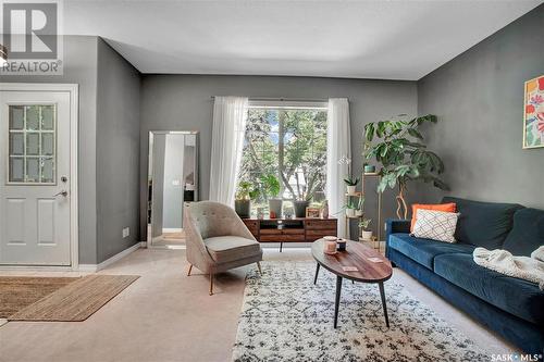 1212 Elliott Street, Saskatoon, SK - Indoor Photo Showing Living Room