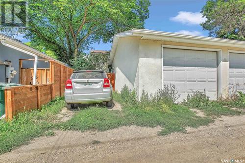 1212 Elliott Street, Saskatoon, SK - Outdoor