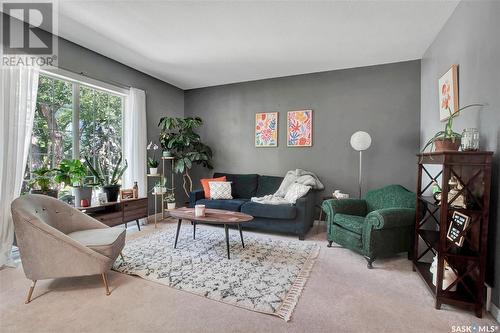 1212 Elliott Street, Saskatoon, SK - Indoor Photo Showing Living Room