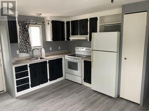 72 Bogey Dr, Timmins, ON - Indoor Photo Showing Kitchen