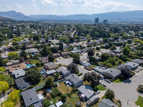 1348 Lombardy Square, Kelowna, BC 