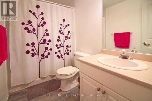 29 - 285 Mcgarrell Drive, London, ON - Indoor Photo Showing Bathroom