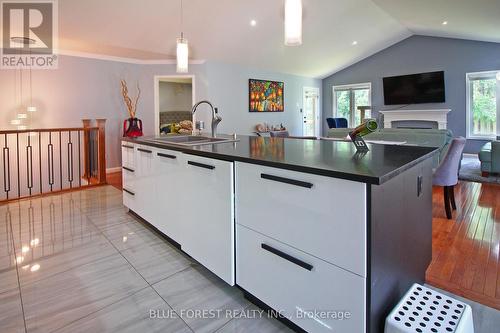 29 - 285 Mcgarrell Drive, London, ON - Indoor Photo Showing Kitchen