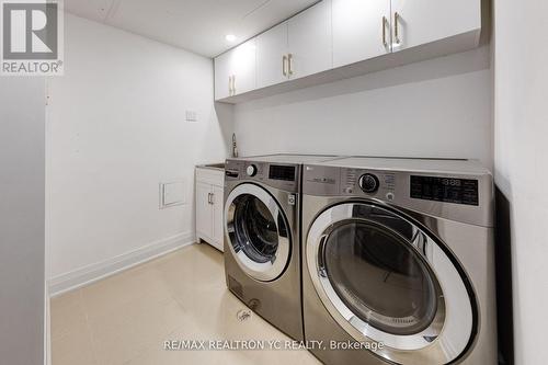 1712 - 8111 Yonge Street, Markham, ON - Indoor Photo Showing Laundry Room