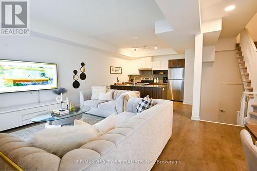 55 - 1121 Cooke Boulevard, Burlington (Lasalle), ON - Indoor Photo Showing Living Room