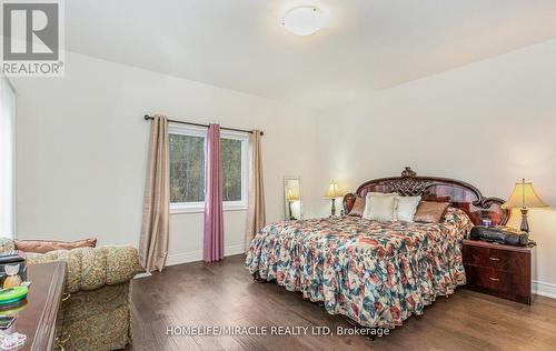 912 Burwell Street, Fort Erie, ON - Indoor Photo Showing Bedroom