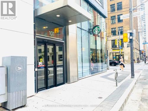 4010 - 101 Peter Street, Toronto, ON - Outdoor