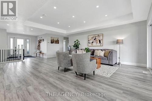 15416 Austin Line, Chatham-Kent, ON - Indoor Photo Showing Living Room