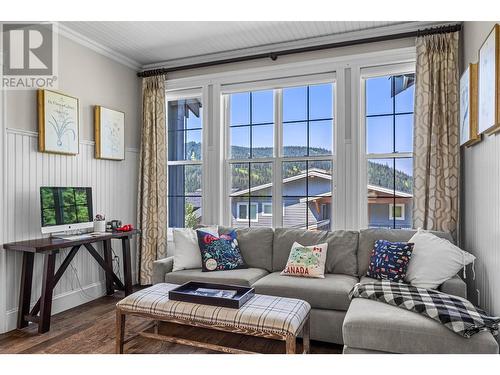 5411 Lookout Ridge Place, Sun Peaks, BC - Indoor Photo Showing Living Room