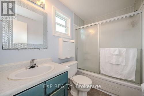 42 Chesterton Lane, Guelph (Grange Hill East), ON - Indoor Photo Showing Bathroom