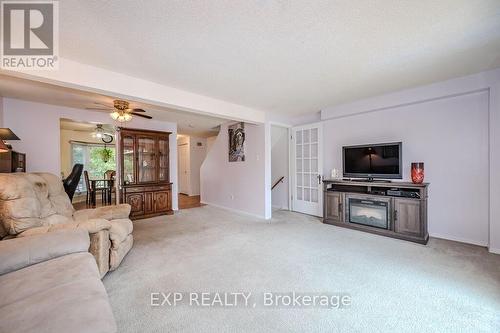 42 Chesterton Lane, Guelph (Grange Hill East), ON - Indoor Photo Showing Living Room