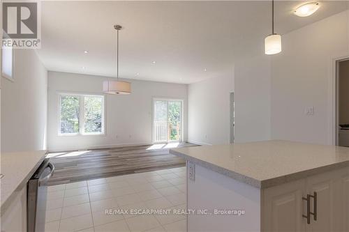 71 Beachwalk Crescent, Fort Erie, ON - Indoor Photo Showing Kitchen