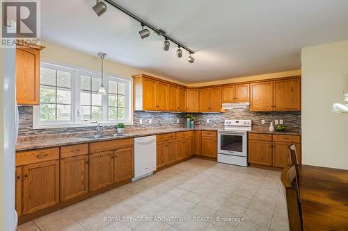 111472 11Th Line, East Garafraxa, ON - Indoor Photo Showing Kitchen With Double Sink