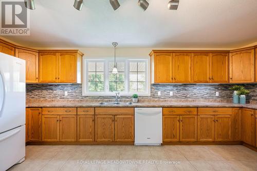 111472 11Th Line, East Garafraxa, ON - Indoor Photo Showing Kitchen