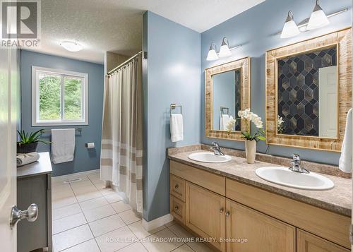 111472 11Th Line, East Garafraxa, ON - Indoor Photo Showing Bathroom