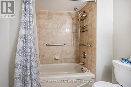 209 - 2183 Walker Avenue, Peterborough, ON - Indoor Photo Showing Bathroom