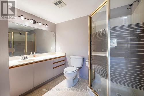 209 - 2183 Walker Avenue, Peterborough, ON - Indoor Photo Showing Bathroom