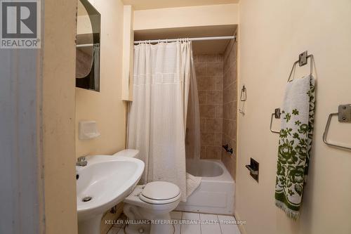 20 Mosley Street, Toronto (South Riverdale), ON - Indoor Photo Showing Bathroom