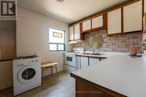 20 Mosley Street, Toronto, ON - Indoor Photo Showing Laundry Room