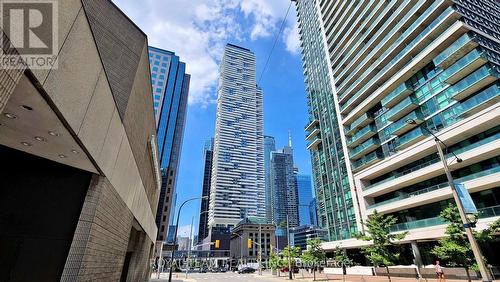 6203 - 88 Harbour Street, Toronto, ON - Outdoor With Facade