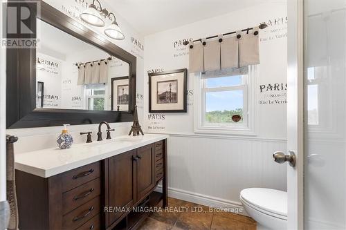 19 Queen Mary Drive, St. Catharines, ON - Indoor Photo Showing Bathroom