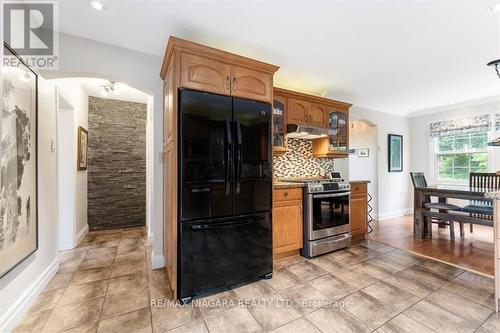 19 Queen Mary Drive, St. Catharines, ON - Indoor