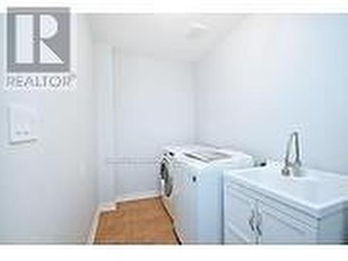 225 Father Tobin Road, Brampton (Sandringham-Wellington), ON - Indoor Photo Showing Laundry Room