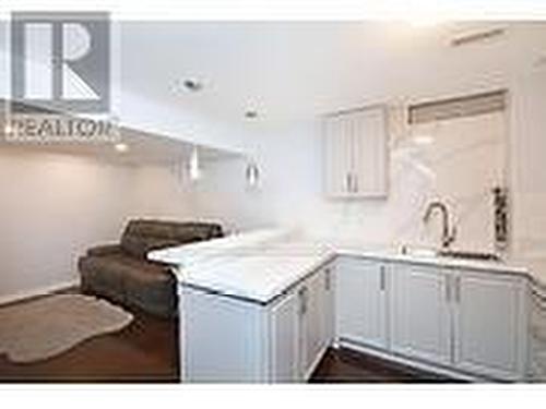 225 Father Tobin Road, Brampton (Sandringham-Wellington), ON - Indoor Photo Showing Kitchen