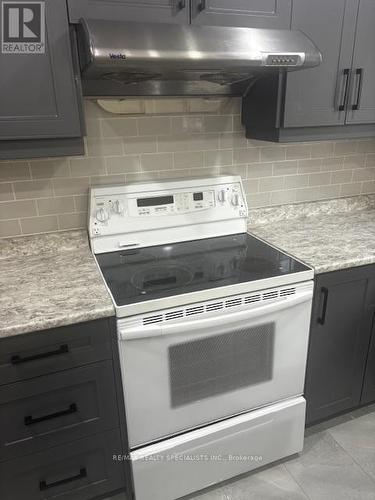 20 Roseville Drive, Brampton (Brampton South), ON - Indoor Photo Showing Kitchen