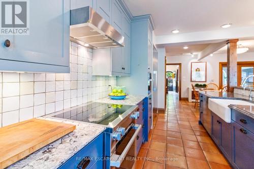 19 Jackson Avenue, Toronto (Kingsway South), ON - Indoor Photo Showing Kitchen With Upgraded Kitchen